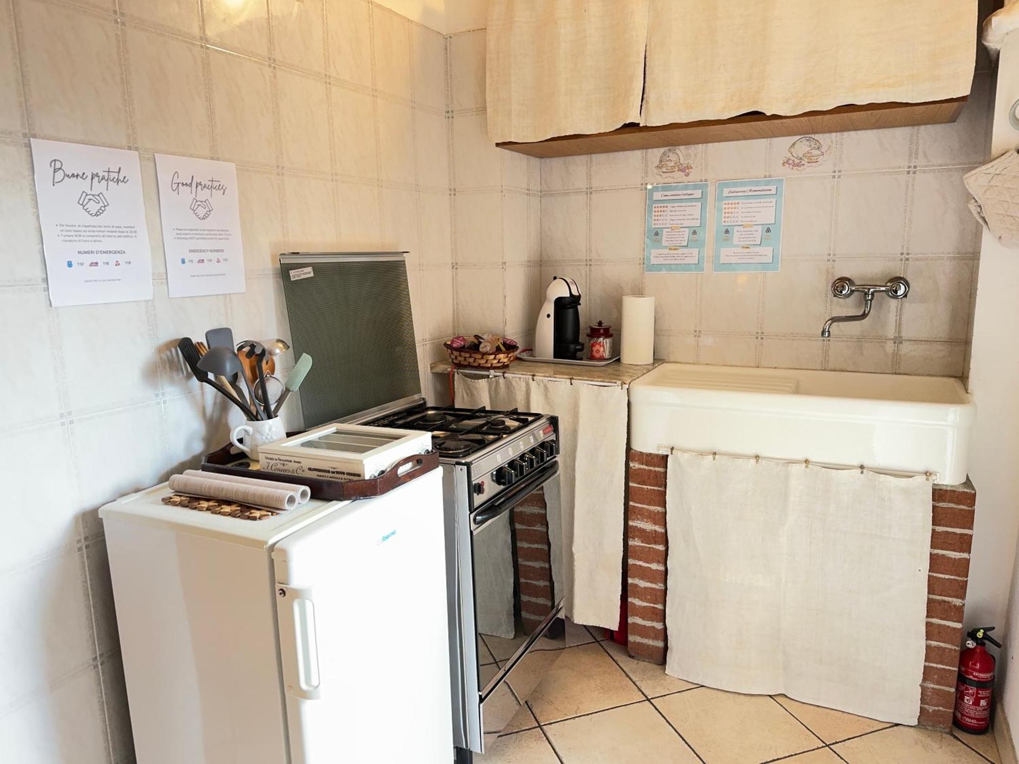 Casa Aromi Ed Arte Pensionat Asti Exteriör bild