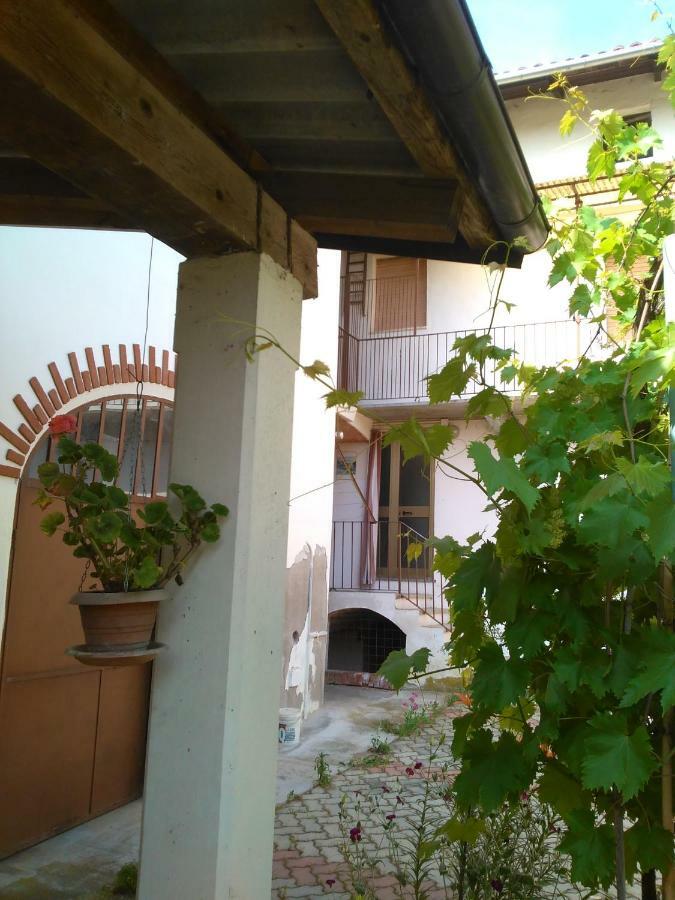 Casa Aromi Ed Arte Pensionat Asti Exteriör bild