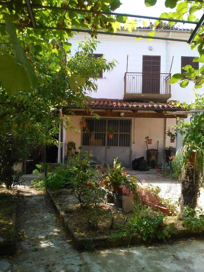 Casa Aromi Ed Arte Pensionat Asti Exteriör bild