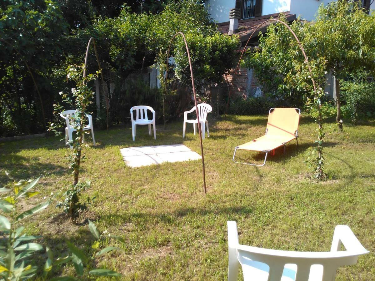 Casa Aromi Ed Arte Pensionat Asti Exteriör bild