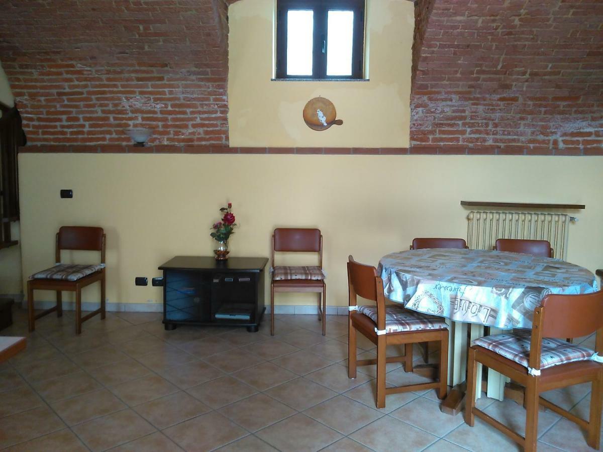Casa Aromi Ed Arte Pensionat Asti Exteriör bild